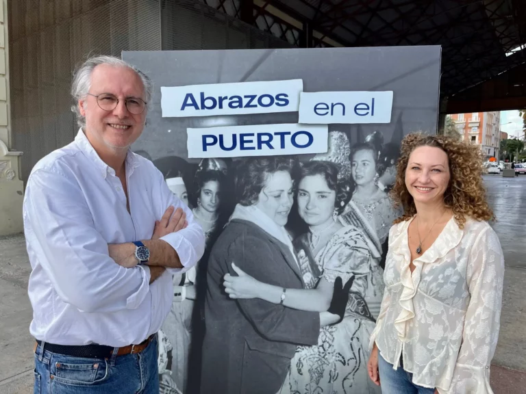 Abrazos en el puerto 07